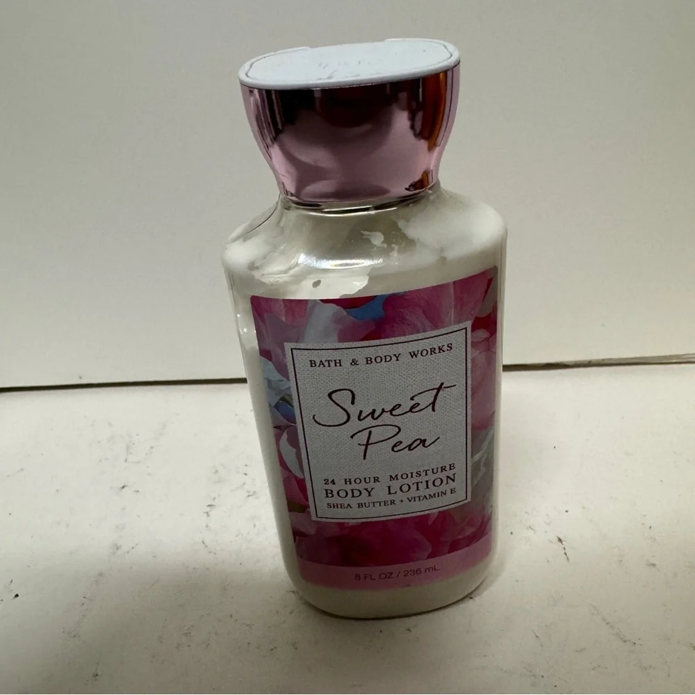 Bath & Body Works Sweet Pea Body Lotion 8 OZ